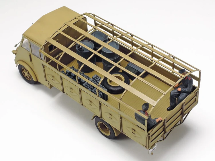 Samochód Renault AHN i działo FlaK 37 AA 32410 Tamiya