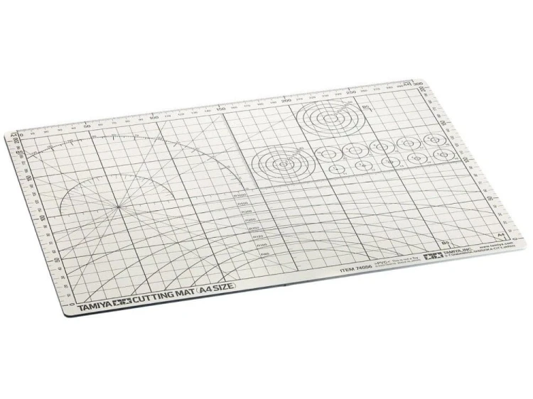 Mata do cięcia Cutting Mat (A4 Size/Beige) 74056 Tamiya