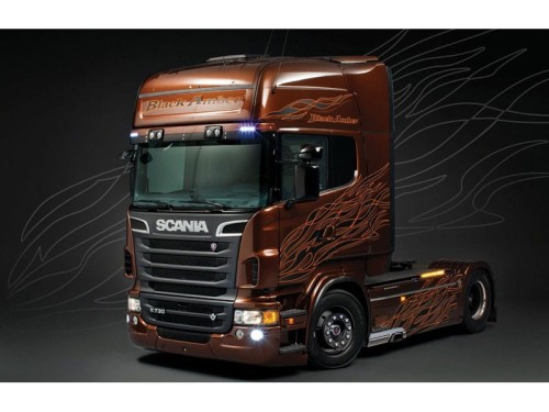 Samochód Scania R730 Black Amber 3897 Italeri