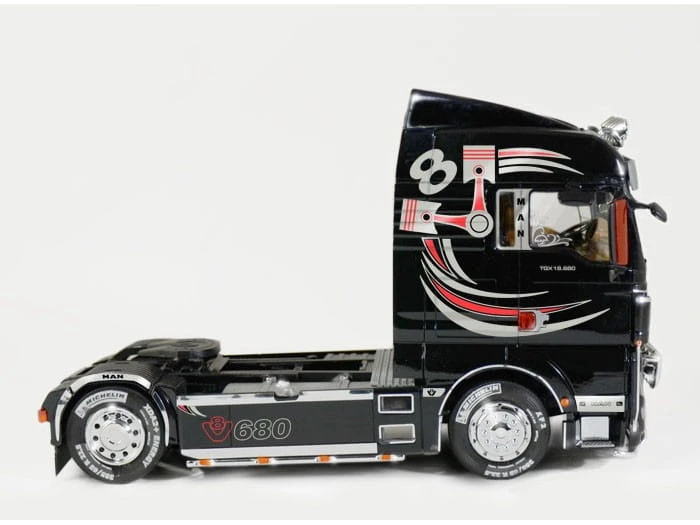 MAN TGX XLX 3895 Italeri