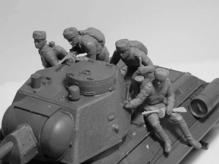 Figurki radziecka załoga czołgu 35640 ICM