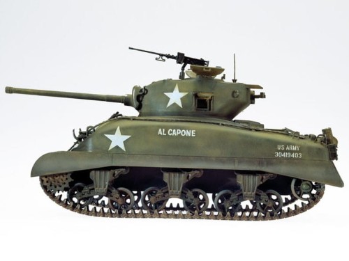 Czołg M4A1 Sherman 0225 Italeri