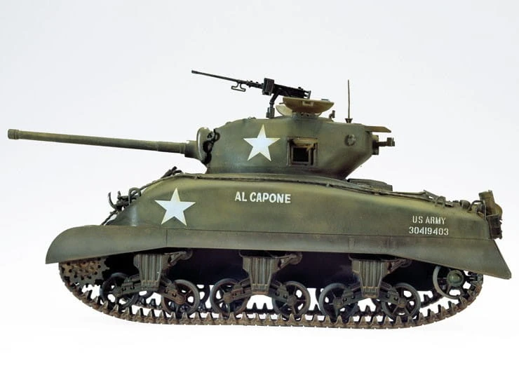 Czołg M4A1 Sherman 0225 Italeri