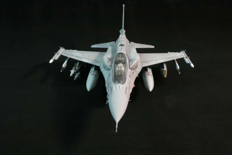 Samolot F-16D Block 52+ Polish Air Force 72002 Kinetic