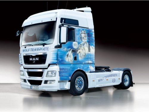 MAN TGX XXL Wolf Transporte 3921 Italeri