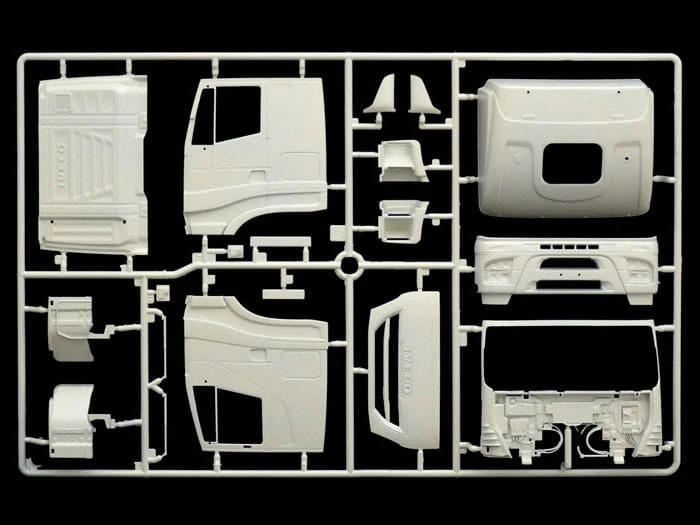 Iveco Stralis Hi-Way Euro 5 3899 Italeri