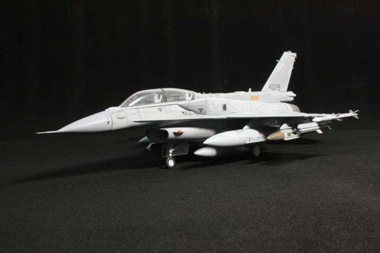 Samolot F-16D Block 52+ Polish Air Force 72002 Kinetic