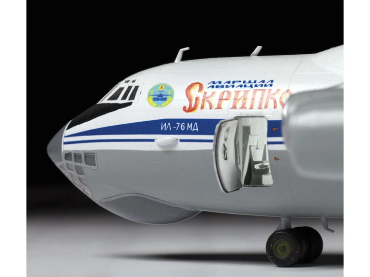 Samolot Iljuszyn Ił-76MD 7011 Zvezda