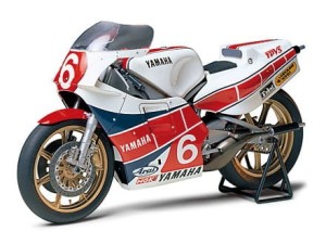 Motocykl Yamaha YZR500 (OW70)