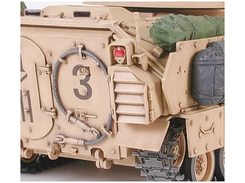 Wóz bojowy piechoty M2A2 Bradley ODS 35264 Tamiya