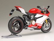 Ducati 1199 Panigale S Tricolore 14132 Tamiya