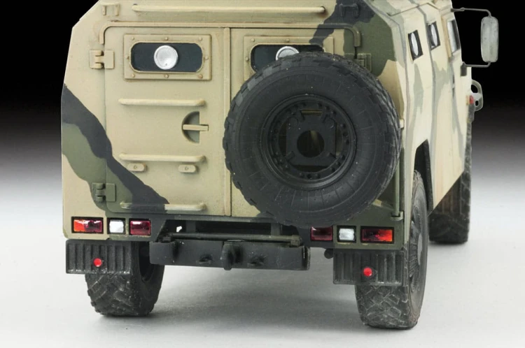 Samochód GAZ-233014 Tigr Tiger Kornet-D 3682 Zvezda