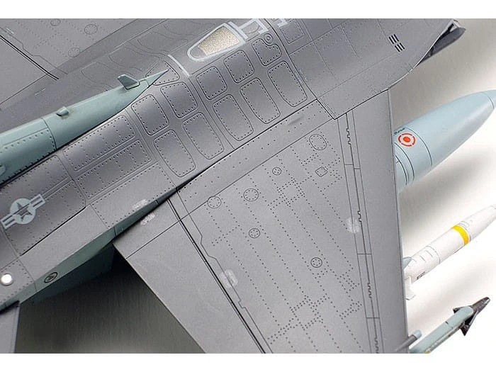 Samolot Lockheed F-16CJ Fighting Falcon 60788 Tamiya
