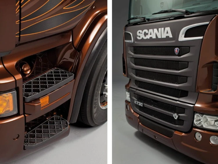 Samochód Scania R730 Black Amber 3897 Italeri