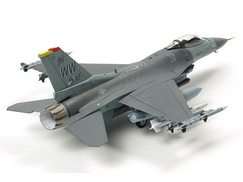 Samolot Lockheed F-16CJ Fighting Falcon 60788 Tamiya