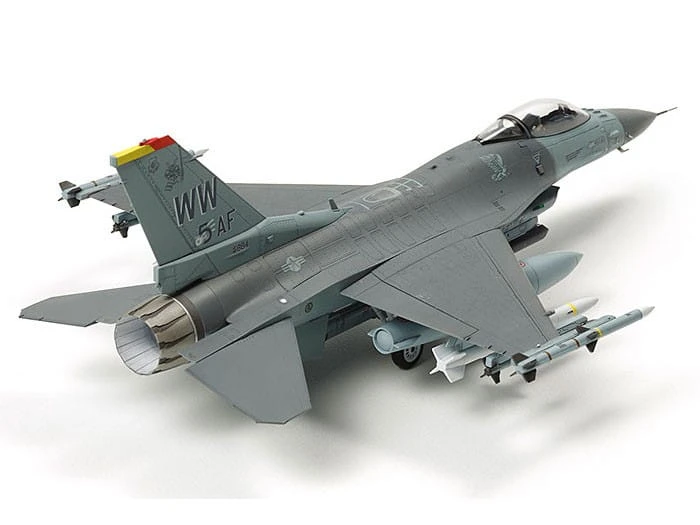 Samolot Lockheed F-16CJ Fighting Falcon 60788 Tamiya
