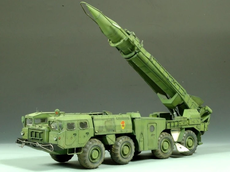 Wyrzutnia SS-1c Scud-B na MAZ-543 3520 Dragon