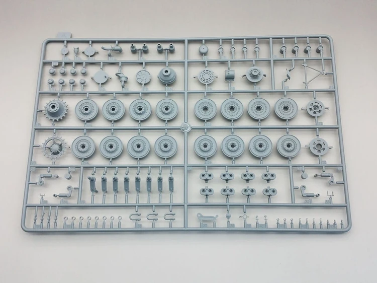 Czołg PzKpfw E-100 35A015 Amusing Hobby