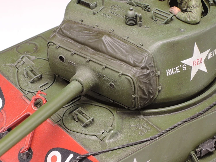 Czołg M4A3E8 Sherman i GAZ-67B 35359 Tamiya