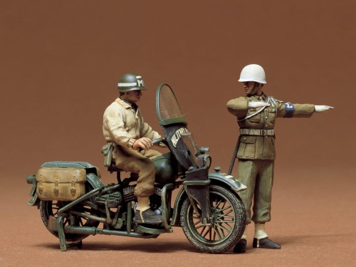 Motocykl policyjny Harley Davidson WLA 750 35084 Tamiya