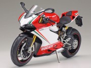 Ducati 1199 Panigale S Tricolore 14132 Tamiya